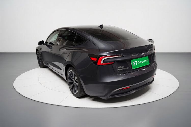 Tesla Model 3 2023 — 4