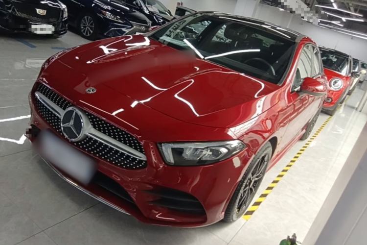 Mercedes-Benz A 200 L 2020 — фото 1