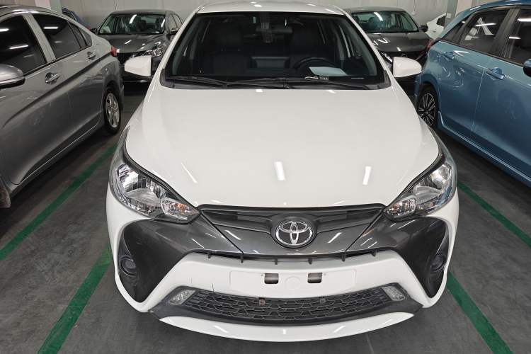 Toyota Yaris 2021 — фото 2