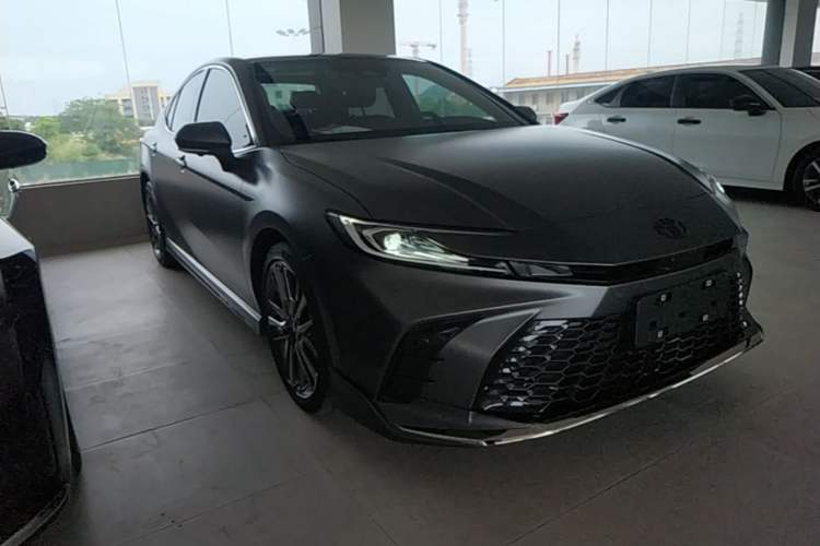Toyota Camry 2026 — 3