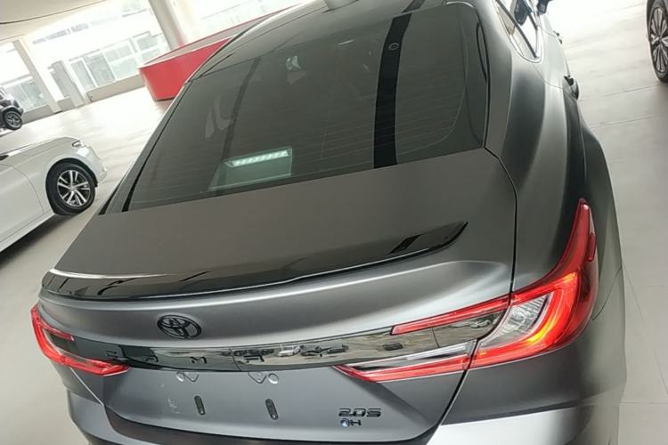 Toyota Camry 2026 — 5