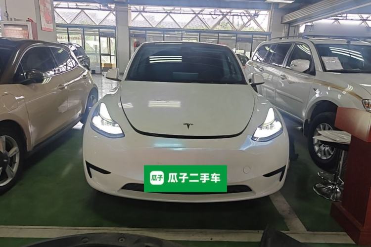 Tesla Model Y 2022 — 2