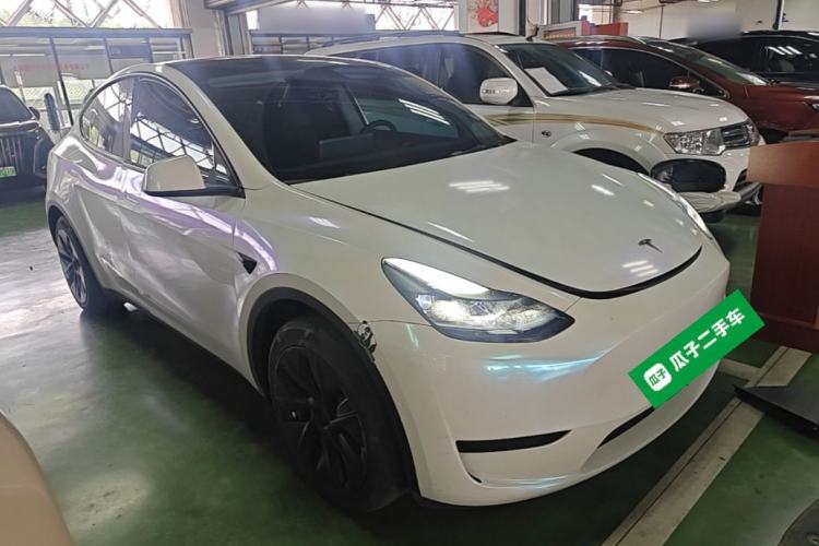 Tesla Model Y 2022 — 3
