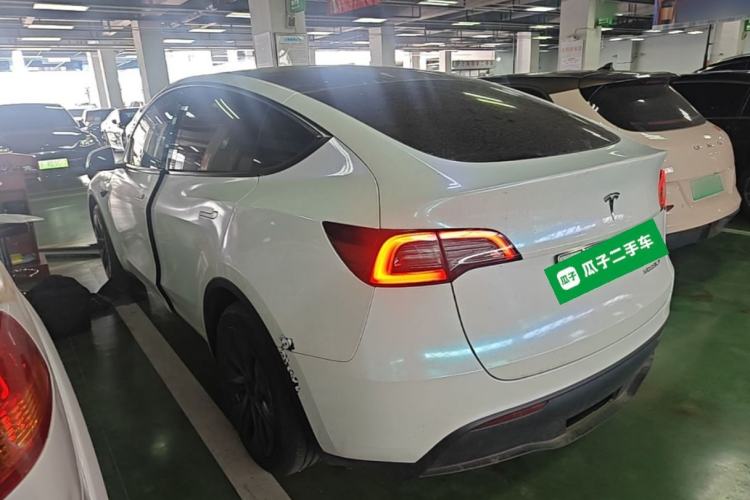 Tesla Model Y 2022 — 4
