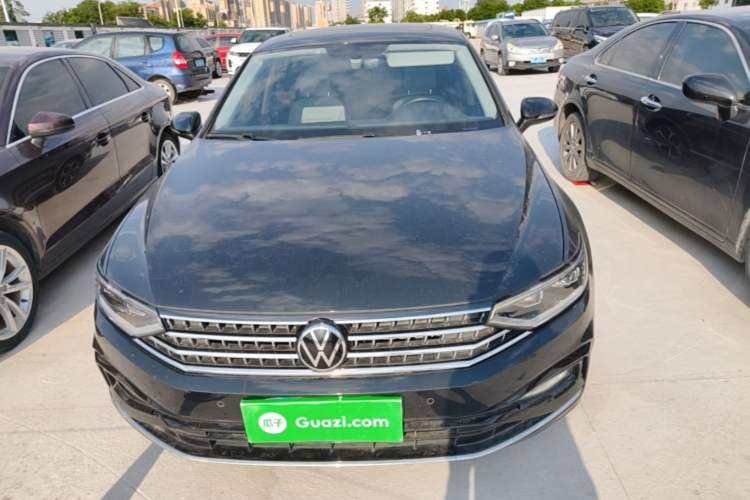 Volkswagen Magotan 2023 — 2