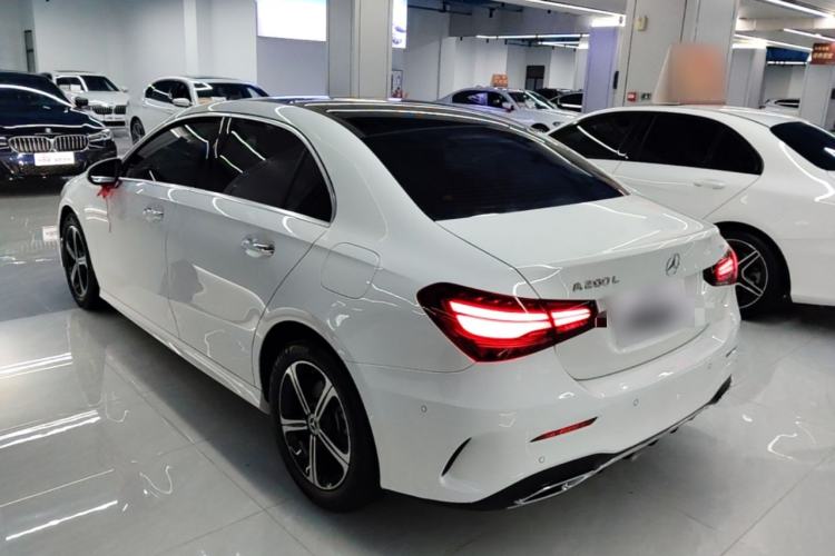 Mercedes-Benz A 200 L 2025 — фото 4