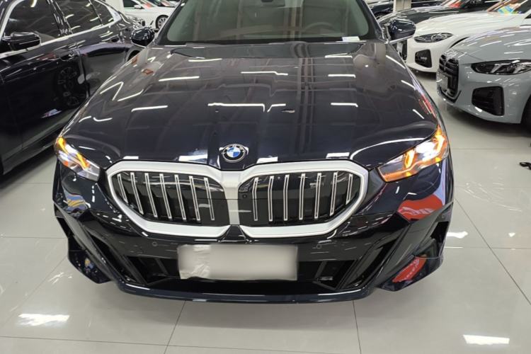 BMW 530Li 2025 — 2