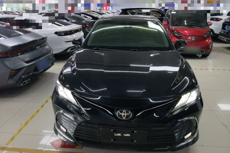 Toyota Camry 2021 — фото 2
