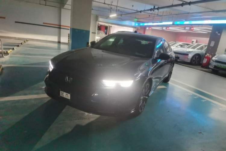 Honda Accord 2023 — фото 1