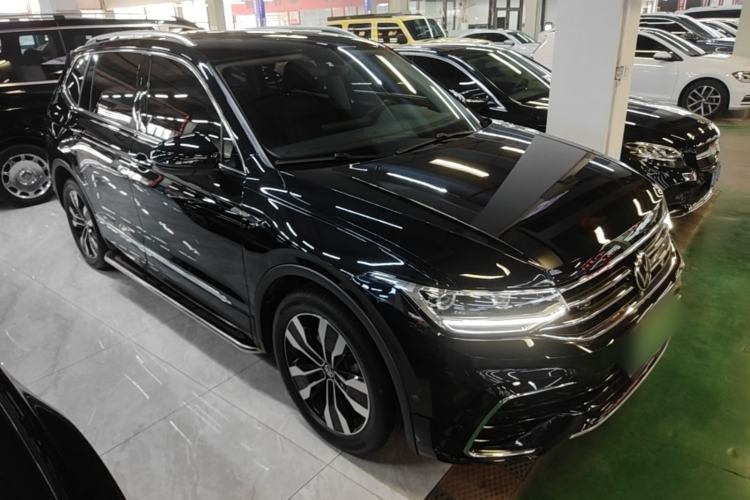 Volkswagen Tiguan L 2023 — 3