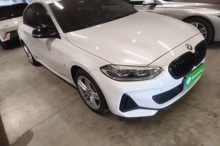 BMW 120i 2022 — фото 3