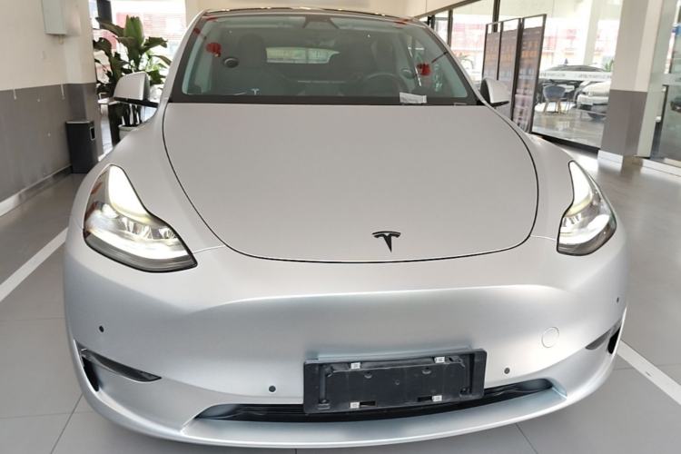 Tesla Model Y 2021 — 2