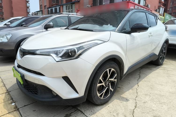 Toyota C-HR 2020 — фото 1