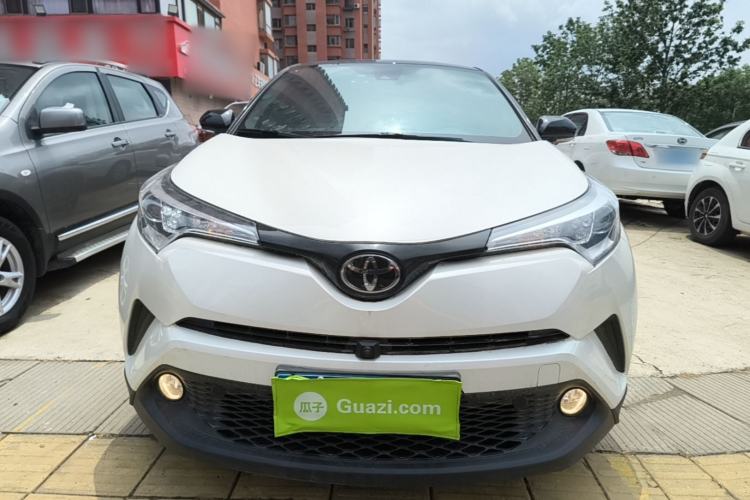 Toyota C-HR 2020 — фото 2