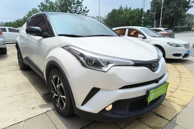 Toyota C-HR 2020 — фото 3