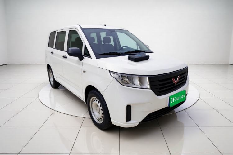 Wuling Hongguang PLUS 2020 — 3