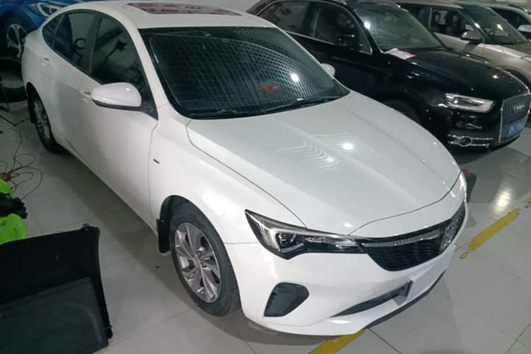 Buick Verano 2022 — 3