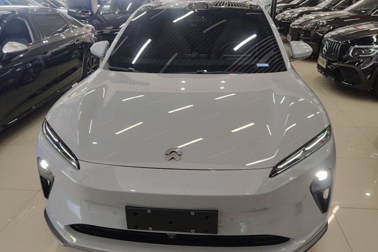 NIO ET5 2022 — 2