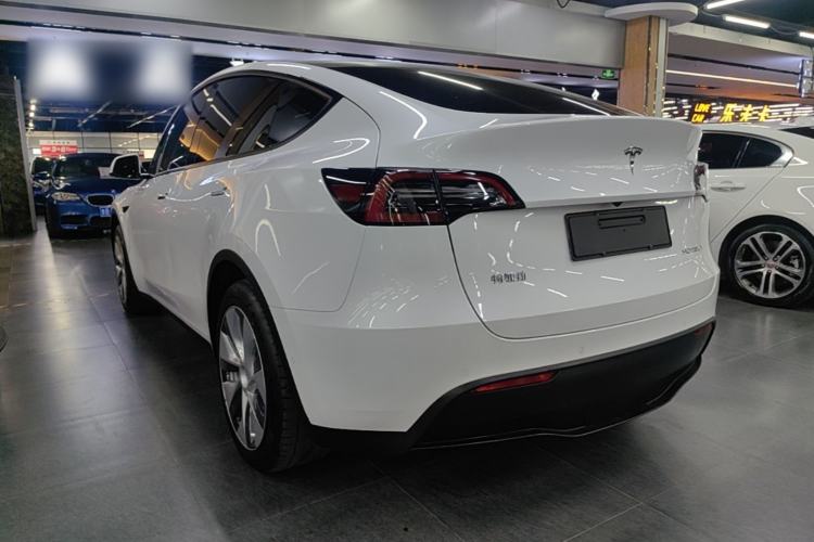 Tesla Model Y 2022 — 4