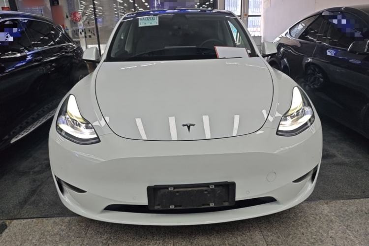 Tesla Model Y 2021 — 2