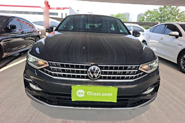 Volkswagen Magotan 2025 — 2