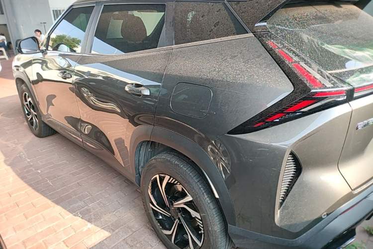 Geely Emgrand X7 2023 — 4