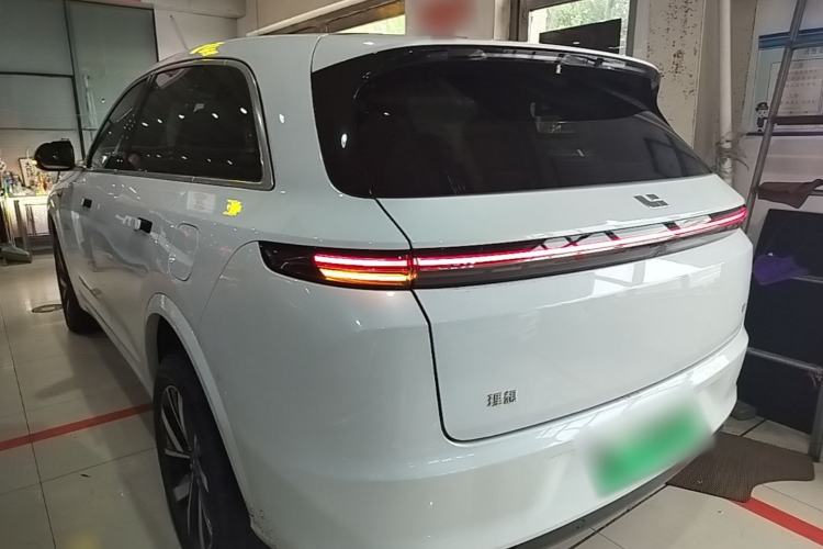Li Auto L7 2023 — 4