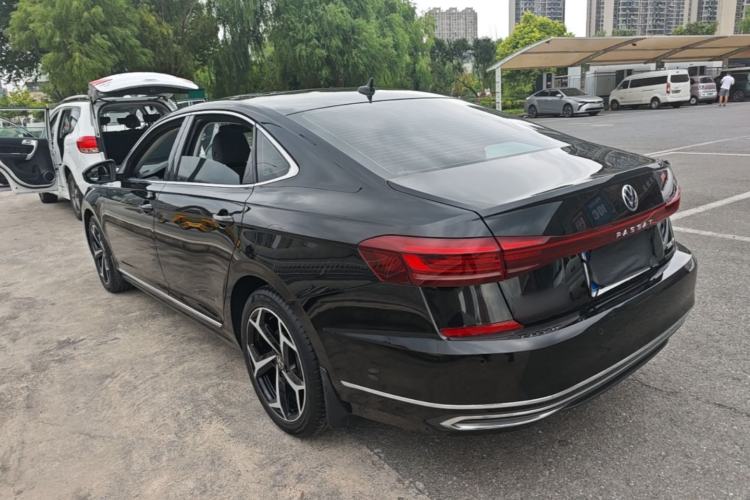 Volkswagen Passat 2023 — фото 4