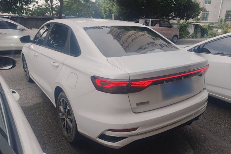 Geely Emgrand 2022 — 4