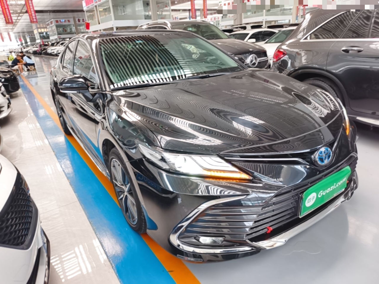 Toyota Camry 2023 — фото 3