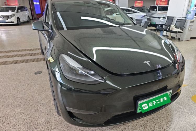 Tesla Model Y 2021 — 3