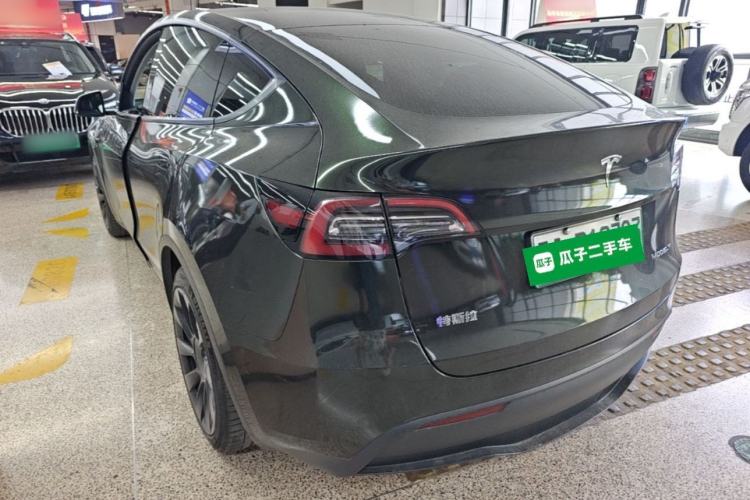 Tesla Model Y 2021 — 4
