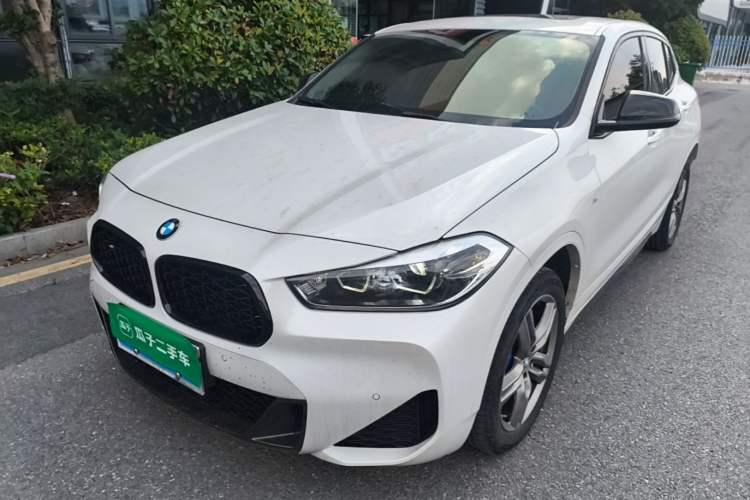 BMW X2 2023 — фото 1