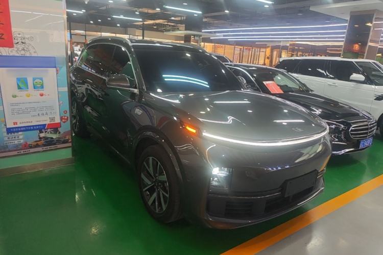 Li Auto L8 2023 — 3