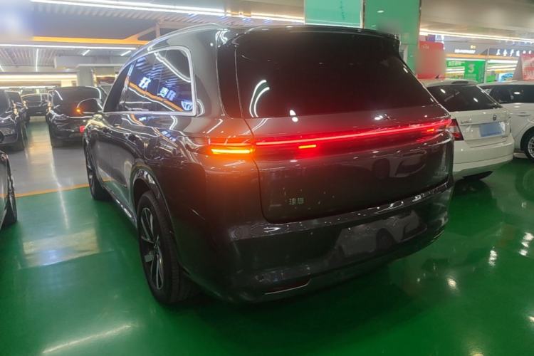 Li Auto L8 2023 — 4