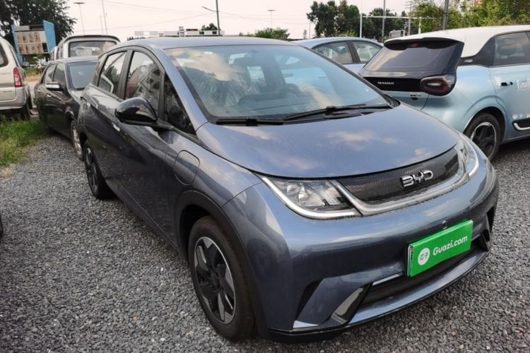 BYD Dolphin 2025 — 3
