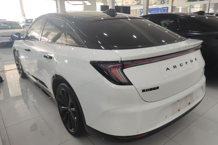 Arcfox Alpha S 2022 — 4