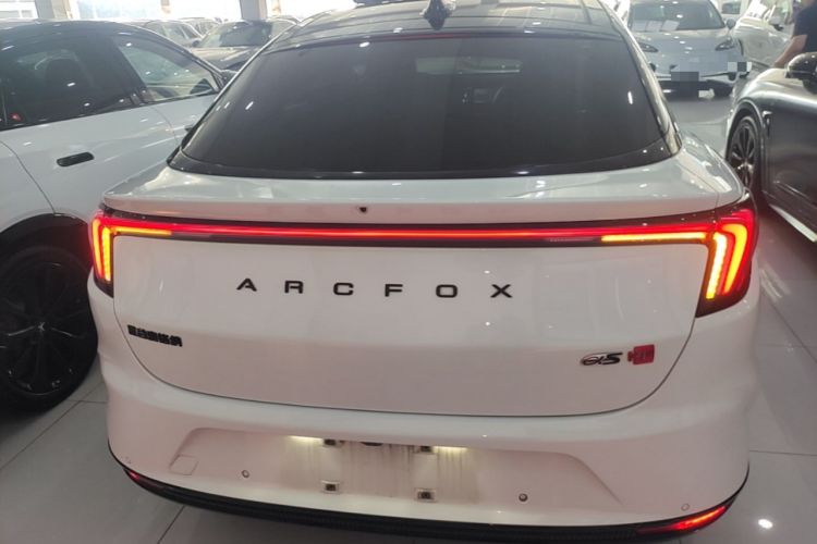 Arcfox Alpha S 2022 — 5