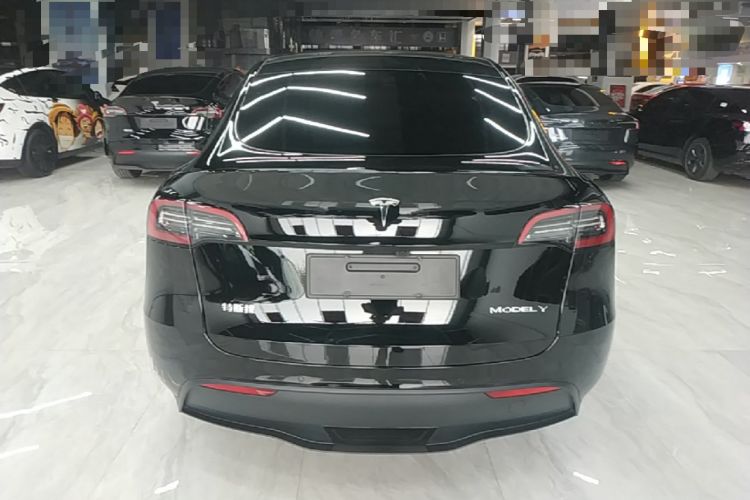 Tesla Model Y 2023 — 5
