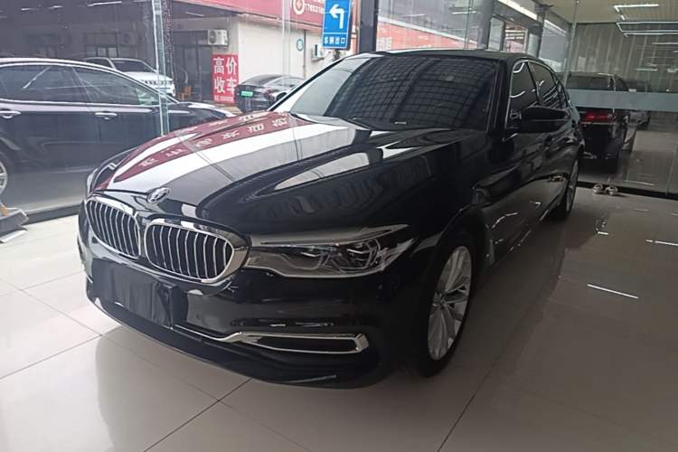 BMW 530Li 2020 — фото 1