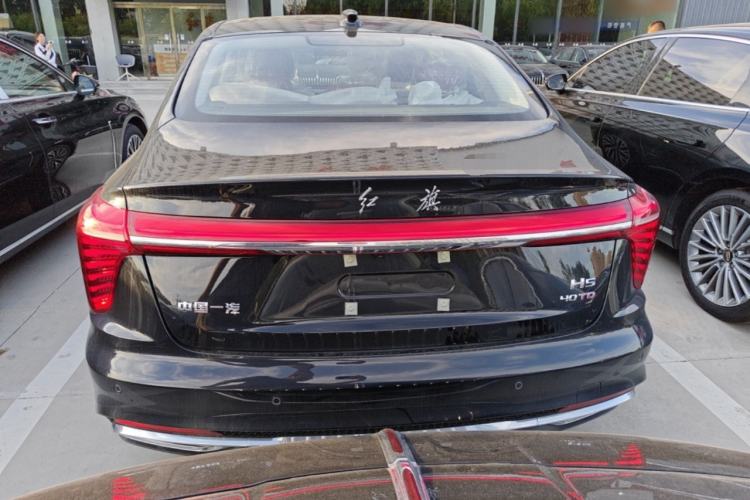 Hongqi H5 2025 — 5