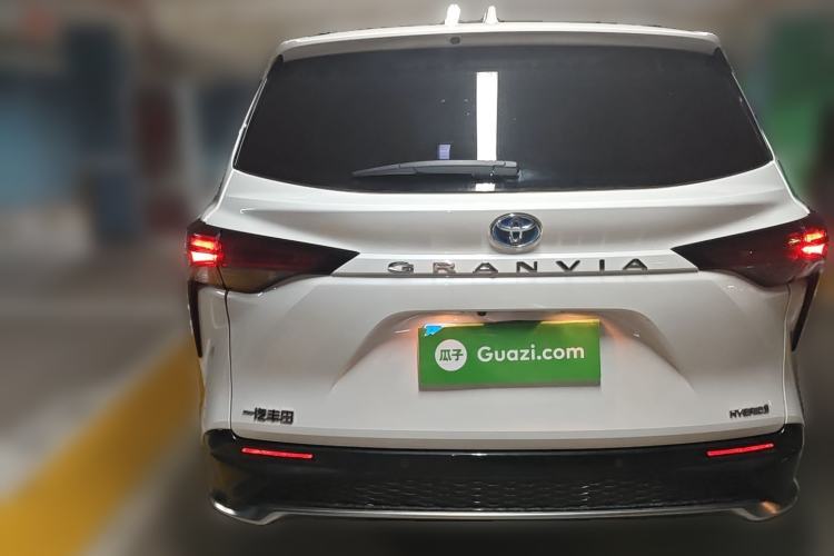 Toyota Granvia 2023 — 5