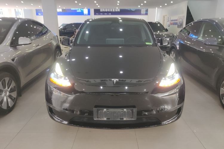 Tesla Model Y 2021 — 2