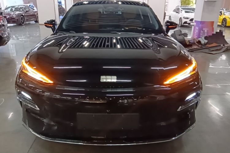 Geely Galaxy 8 2025 — 2
