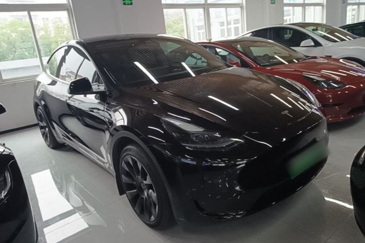 Tesla Model Y 2022 — 3