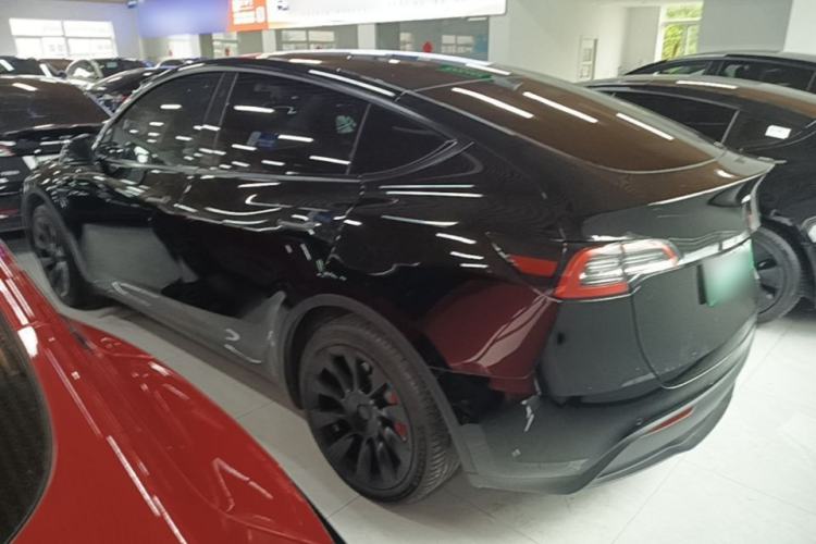 Tesla Model Y 2022 — 4