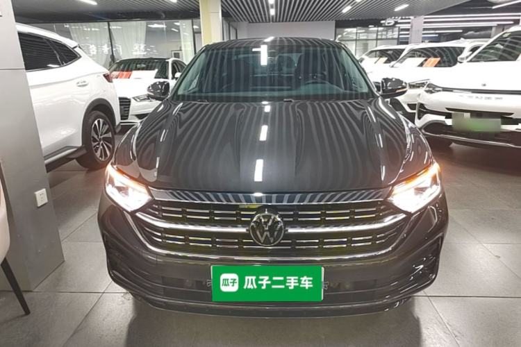 Volkswagen Sagitar 2024 — 2