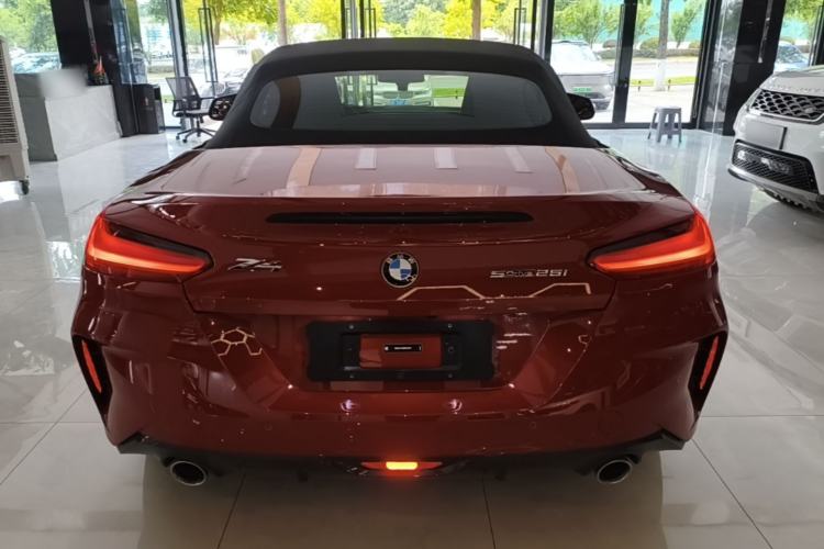 BMW Z4 2023 — фото 5