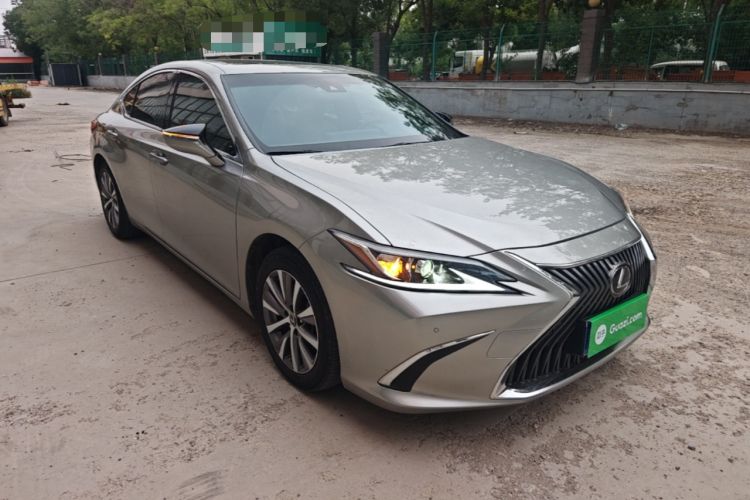 Lexus ES 200 2020 — 3