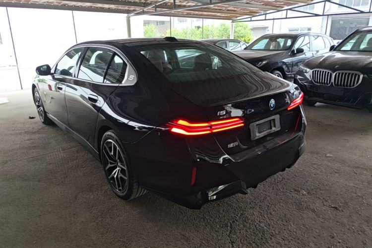 BMW i5 2025 — фото 4